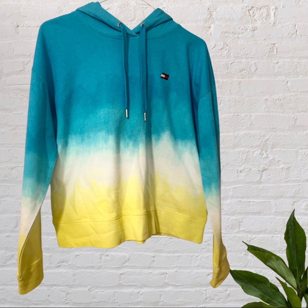 NWT Tommy Hilfiger Dip Dye Logo Hoodie Sweatshirt